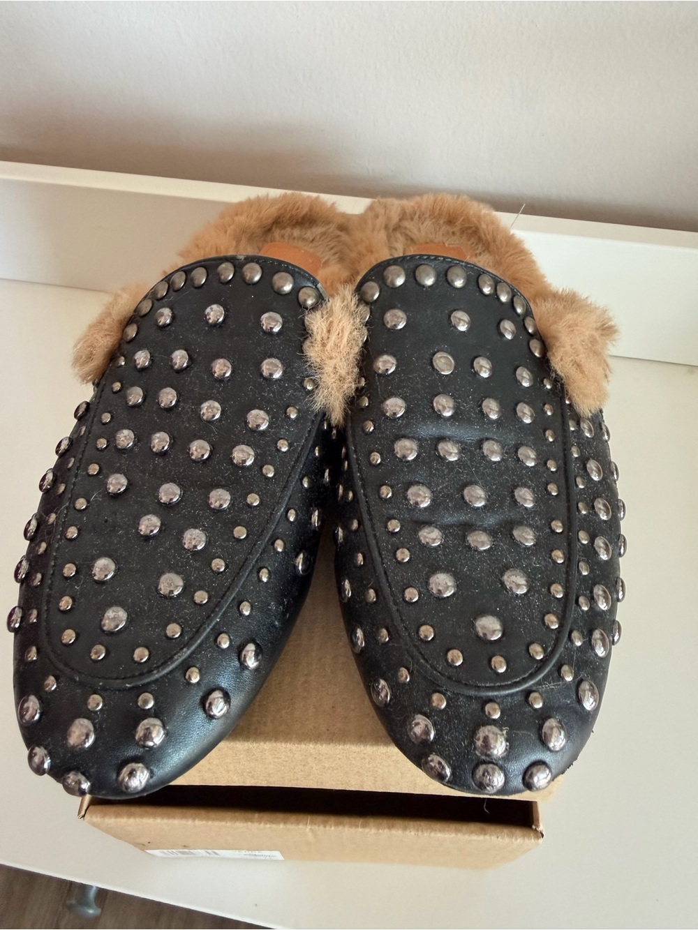 Vintage Havana Verra Black Studded Faux Fur Lined Mules Clogs Size 7.5